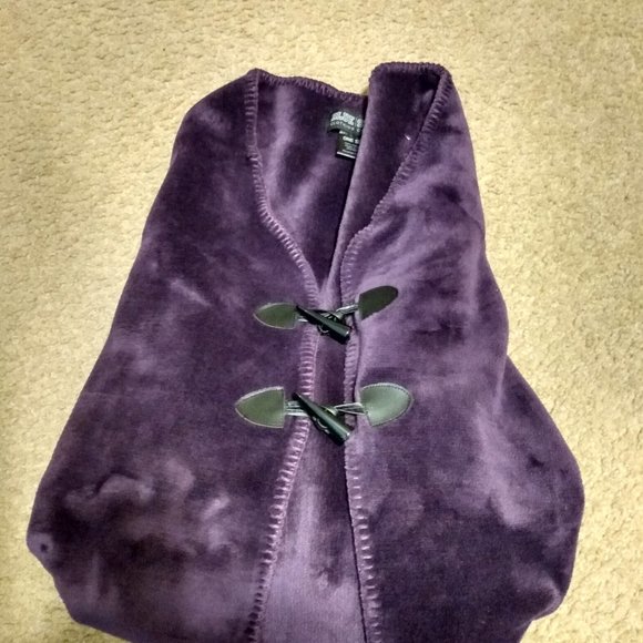 BLUE STAR CLOTHING Co. WOMEN'S TOGGLE BUTTON CAPE ONE SIZE - Picture 2 of 9